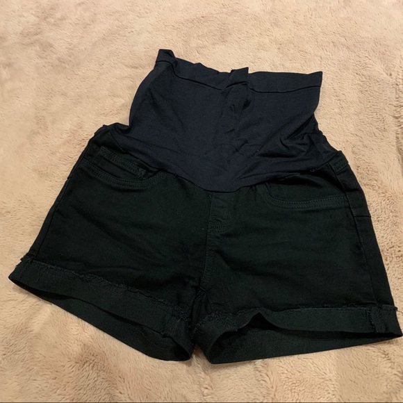 Black maternity shorts - Picture 1 of 5